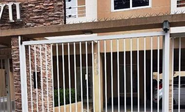 EXCELENTE DEPARTAMENTO 2 AMBIENTES CON COCHERA