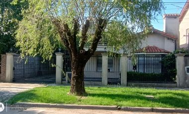 Casa en alquiler en Moreno centro Norte de elegancia y confort de alta Categoria