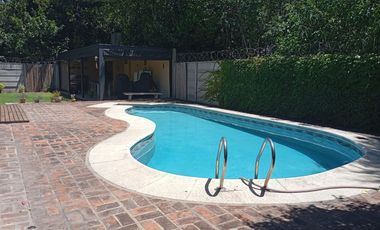 Casa en alquiler en Moreno centro Norte de elegancia y confort de alta Categoria