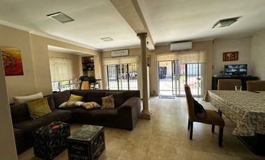 Casa en alquiler en Moreno centro Norte de elegancia y confort de alta Categoria
