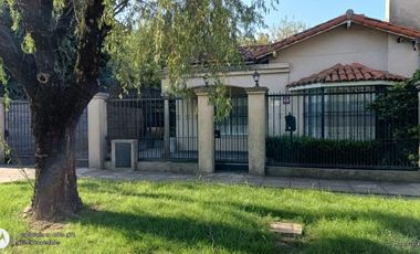 Casa en alquiler en Moreno centro Norte de elegancia y confort de alta Categoria