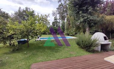 Casa 3 ambientes con pileta y gran parque