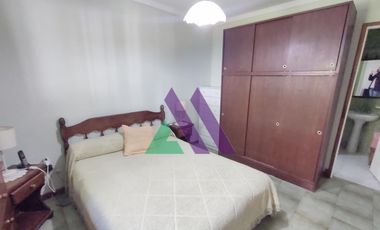 Casa 3 ambientes con pileta y gran parque