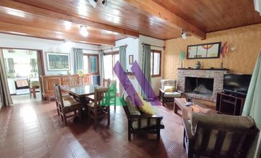 Casa 3 ambientes con pileta y gran parque
