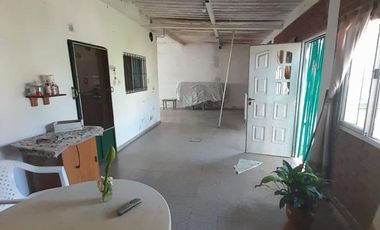 Casa de tres ambientes a la venta en José C Paz. APTO CREDITO