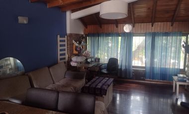 Excelente Oportunidad GRAN LOCAL con CASA en PLANTA ALTA o CASA A RECICLAR