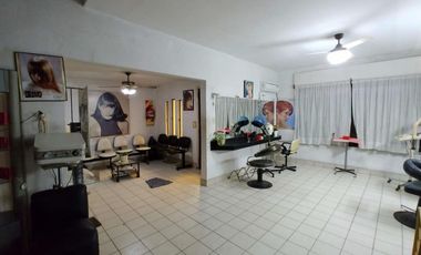 Excelente Oportunidad GRAN LOCAL con CASA en PLANTA ALTA o CASA A RECICLAR