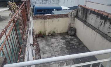 Excelente Oportunidad GRAN LOCAL con CASA en PLANTA ALTA o CASA A RECICLAR