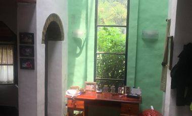 CASA QUINTA CON PISCINA , FONDO PARQUIZADO, PARRILLA, SAUNA