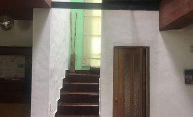 CASA QUINTA CON PISCINA , FONDO PARQUIZADO, PARRILLA, SAUNA