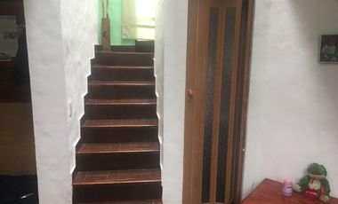 CASA QUINTA CON PISCINA , FONDO PARQUIZADO, PARRILLA, SAUNA