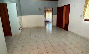 En alguiler amplia casa