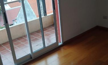 VENTA DEPARTAMENTO 2 AMBIENTES  AMPLIO CON VESTIDOR Y COCHERA CUBIERTA WILDE