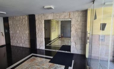 VENTA DEPARTAMENTO 2 AMBIENTES  AMPLIO CON VESTIDOR Y COCHERA CUBIERTA WILDE