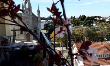 VENTA DEPARTAMENTO 2 AMBIENTES  AMPLIO CON VESTIDOR Y COCHERA CUBIERTA WILDE