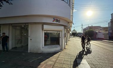 VENTA LOCAL COMERCIAL 1HAB 2BA VICTORIA