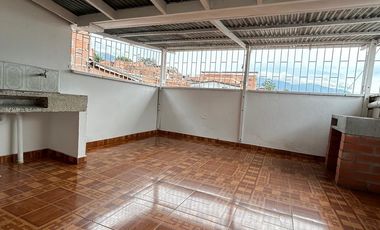 Casa y apartaestudio Castilla Medellín
