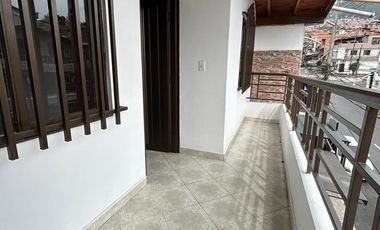 Casa y apartaestudio Castilla Medellín