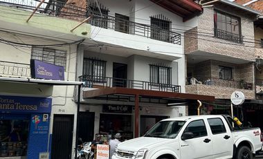 Casa y apartaestudio Castilla Medellín