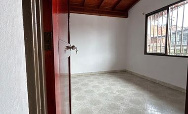 Casa y apartaestudio Castilla Medellín