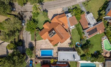 Casa 4 ambientes   quincho en Pinos De Anchorena