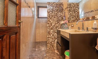 Casa 4 ambientes   quincho en Pinos De Anchorena