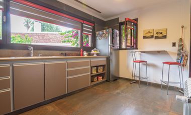 Casa 4 ambientes   quincho en Pinos De Anchorena