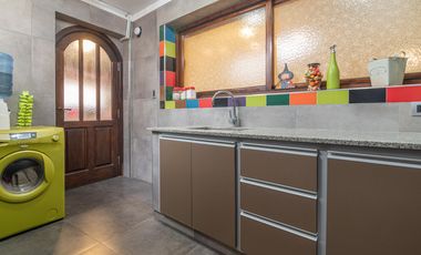 Casa 4 ambientes   quincho en Pinos De Anchorena