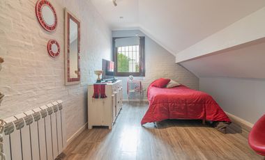 Casa 4 ambientes   quincho en Pinos De Anchorena