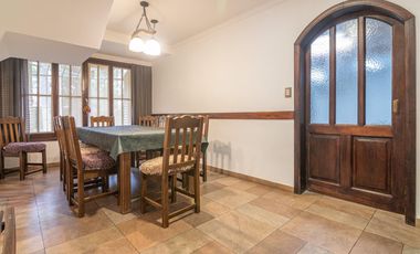 Casa 4 ambientes   quincho en Pinos De Anchorena