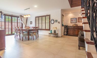 Casa 4 ambientes   quincho en Pinos De Anchorena