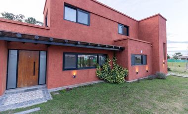 Casa en  alquiler temporario en Barrio Privado Matisse