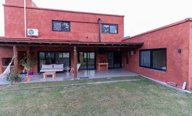 Casa en  alquiler temporario en Barrio Privado Matisse