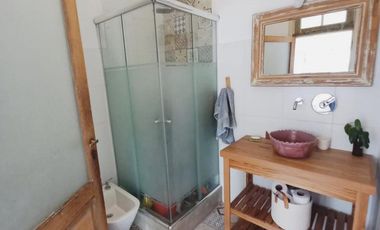 Casa  en alquiler - 5 ambientes con cochera - Quilmes Oeste, inmejorable ubicacion.!!