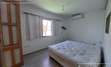 Casa  en alquiler - 5 ambientes con cochera - Quilmes Oeste, inmejorable ubicacion.!!
