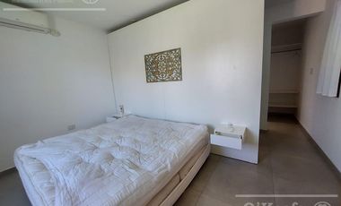 Casa  en alquiler - 5 ambientes con cochera - Quilmes Oeste, inmejorable ubicacion.!!
