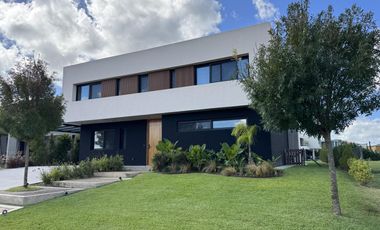 CASA EN VENTA, PUERTOS ESCOBAR, BARRIO COSTAS