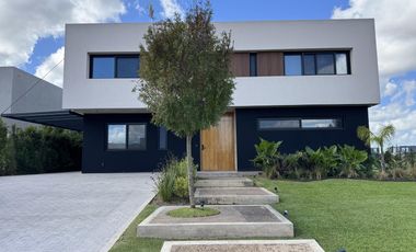 CASA EN VENTA, PUERTOS ESCOBAR, BARRIO COSTAS