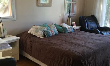 Casa en Venta con vista a la laguna en el Barrio Los Castores 1, Nordelta.-