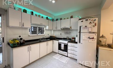 Departamento en venta de 3 ambientes con cochera