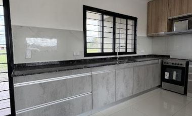 Casa en venta 3 dormitorios en Ibarlucea