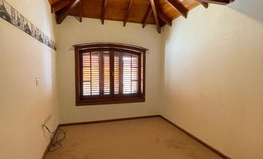 Casa en alquiler, Lujan, sobre calle ituzaingo al 859