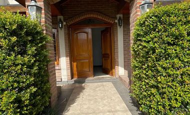 Casa en alquiler, Lujan, sobre calle ituzaingo al 859