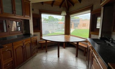 Casa en alquiler, Lujan, sobre calle ituzaingo al 859