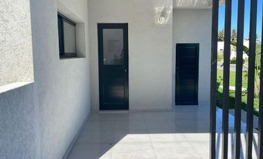 Casa en Alquiler en el Barrio Vila Marina II, Villanueva, Tigre.