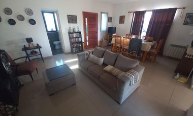 Casa con pileta en Santa Elena Pilar del Este