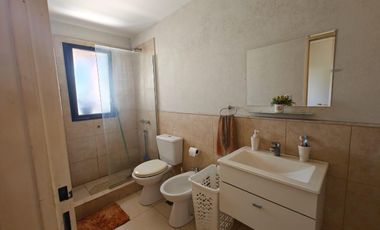 Casa con pileta en Santa Elena Pilar del Este