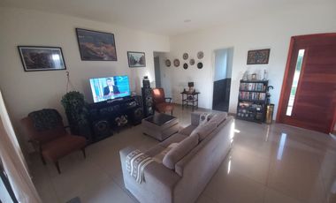 Casa con pileta en Santa Elena Pilar del Este