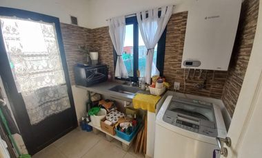Casa con pileta en Santa Elena Pilar del Este