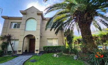 Casa en  venta Solar Del Bosque, Canning. 6 amb. 3 hab.